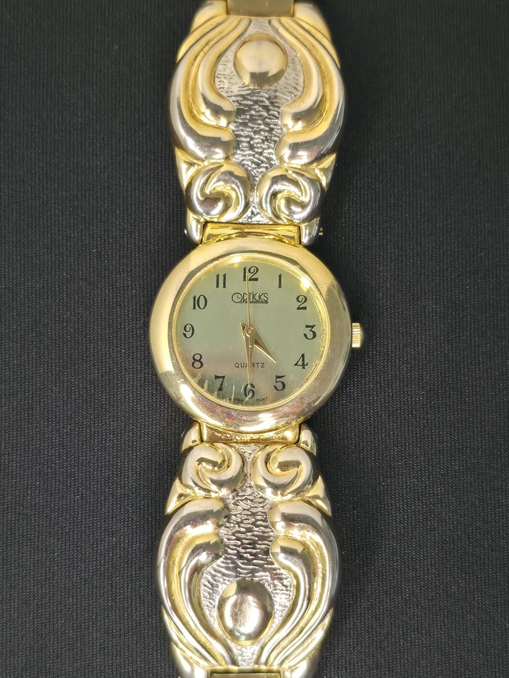 Vintage Opticks Celebrity Two-Tone Goldtone Green Dial Watch 7"